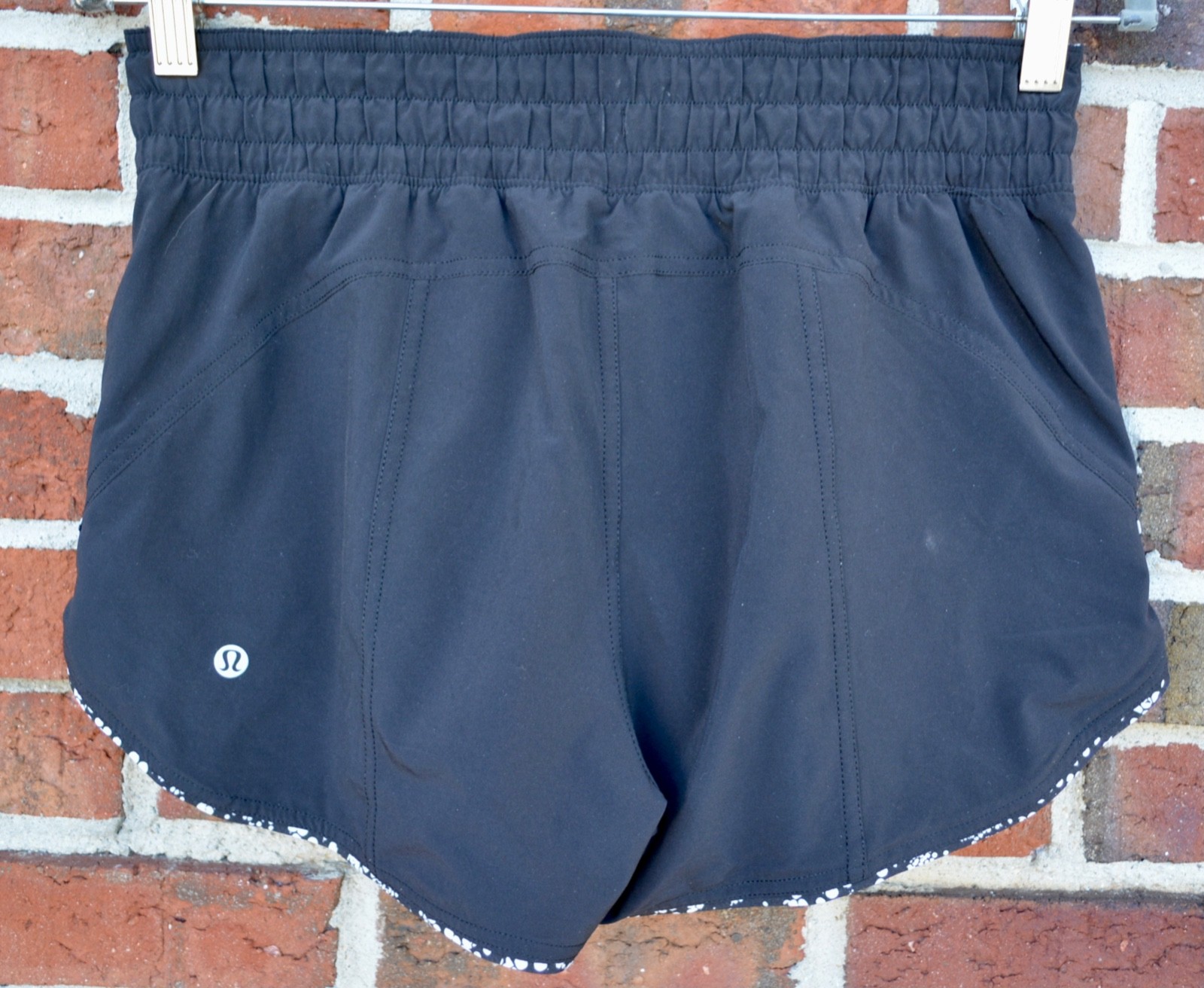 Lululemon Women’s Size 6 Choose A Side Short 3″ Reversible Black / Chirasu Black
