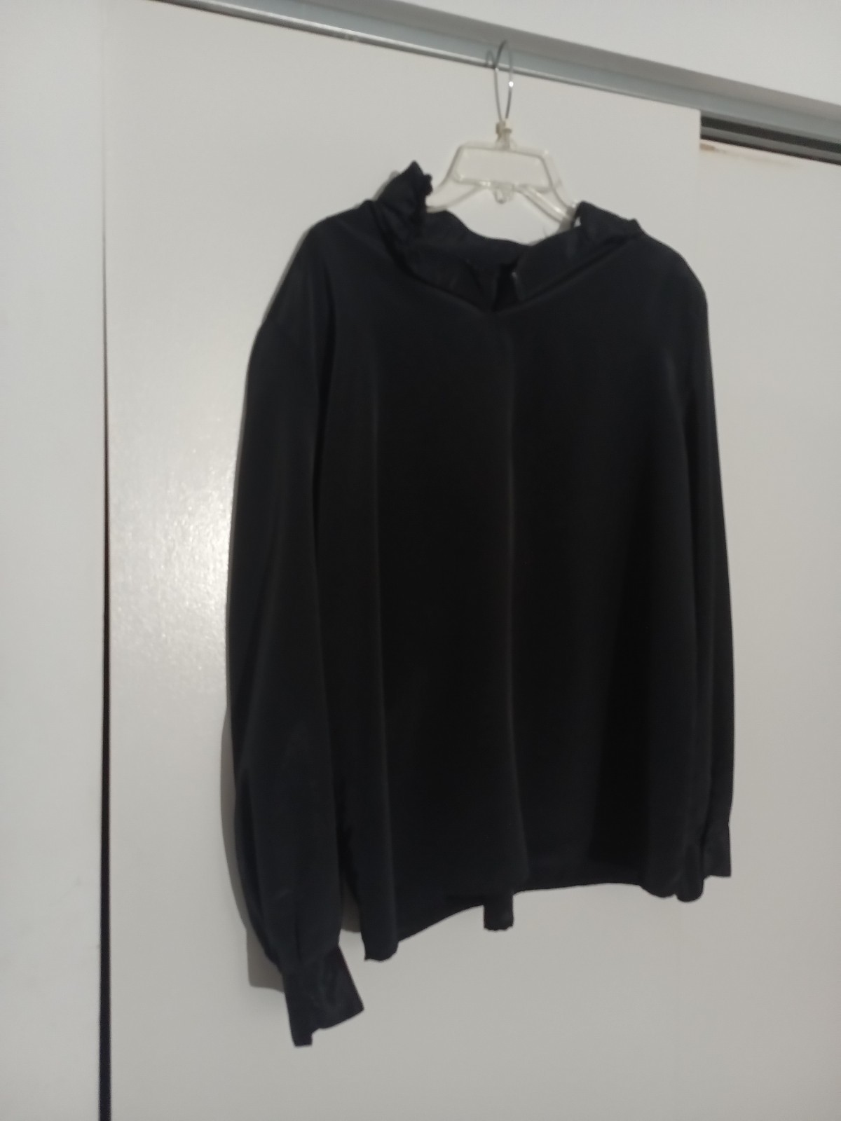 Mellomari Womens 18 Black Solid High Neck Puff Long Sleeve Blouse Top