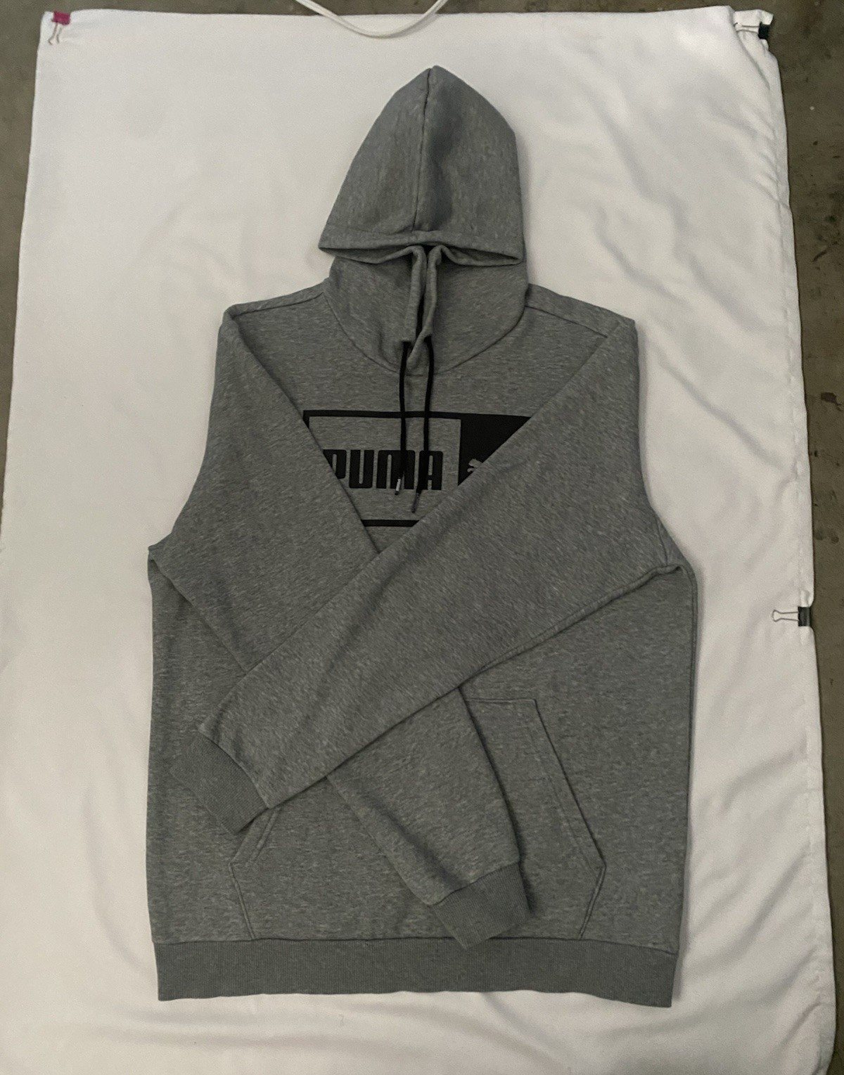 PUMA Men’s Pullover Hoodie Size M Regular Gray Logo Fleece Pockets Drawstring