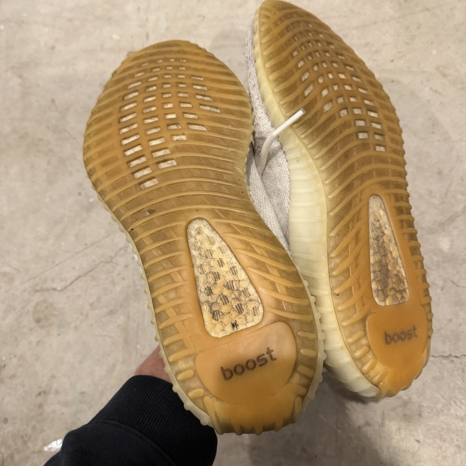 Adidas Yeezy Boost 350 V2 Low Bone Size 9.5 HQ6316 *STAINS HOLE FLAWS*
