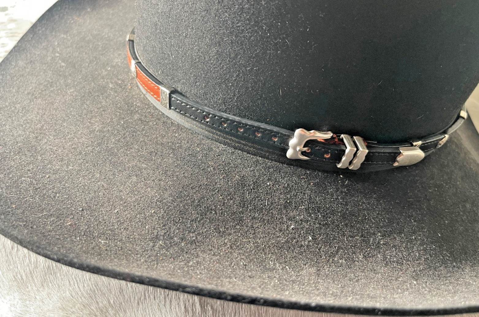 Western Unisex Hatband 27.5 x 3/8 in Leather Concho Belted Cowboy Rodeo Horse BB