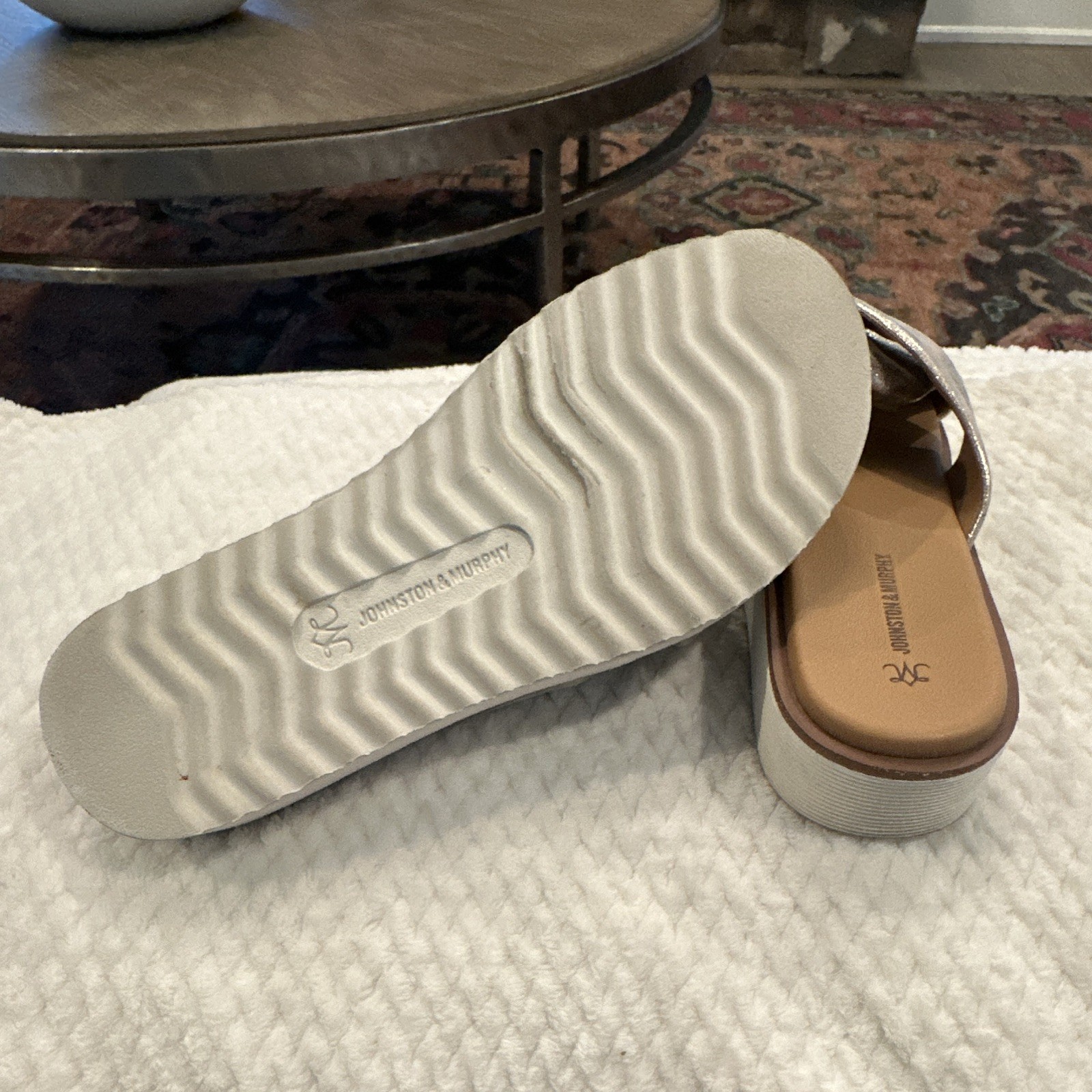 Johnston & Murphy Mitzi Women’s Metallic Gold Leather Crisscross Slide Wedge 7