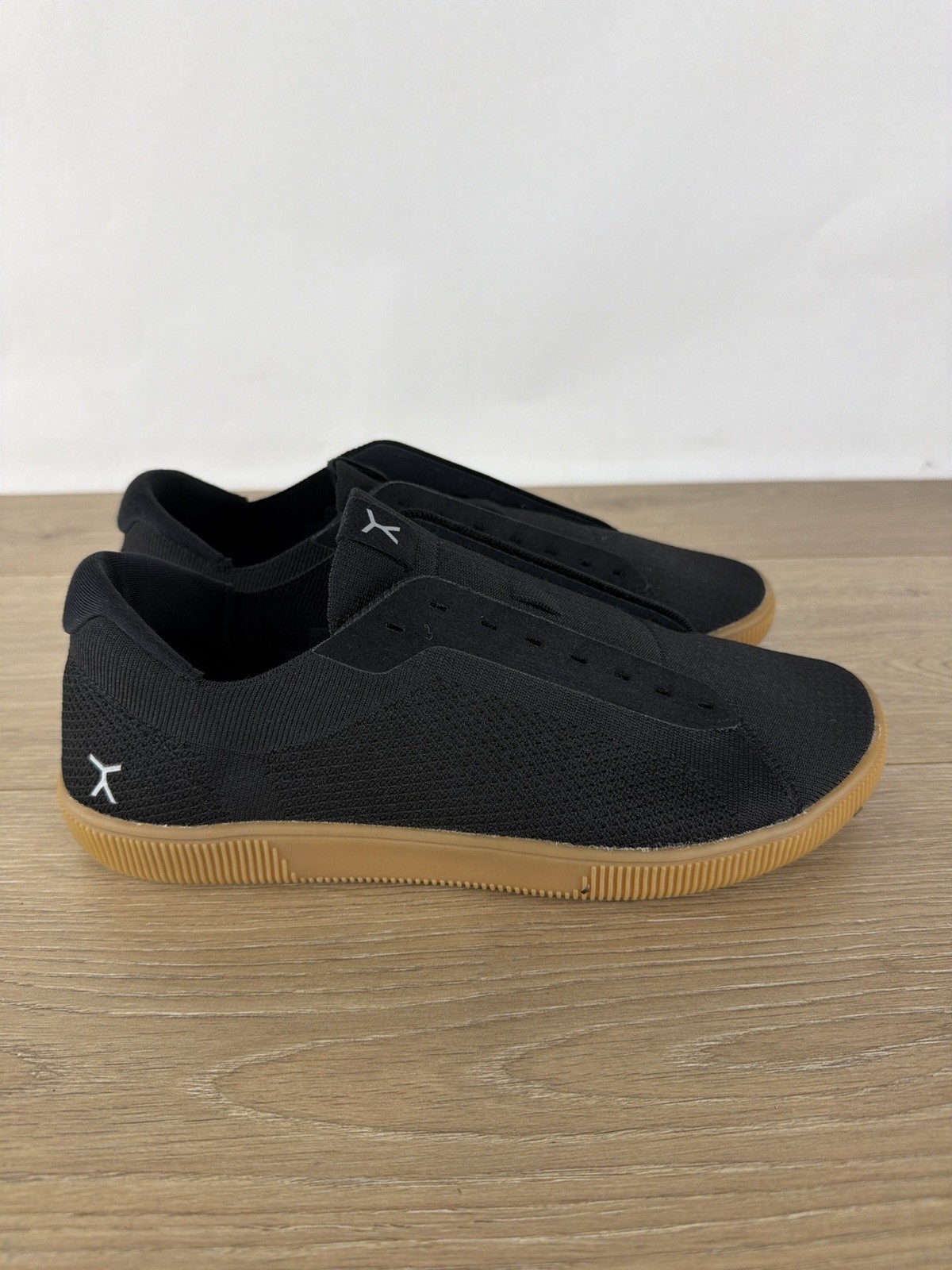 Flux Adapt Trainer Black Gum Mens Size 10.5 Casual Shoes *Missing Laces*