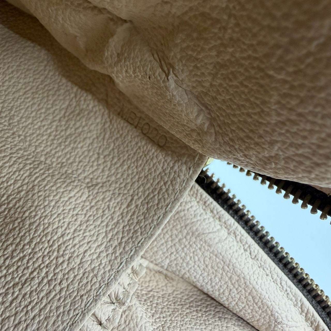 Auth Louis Vuitton Monogram Trousse Toilette 28 M47522 Clutch Bag　（E149）