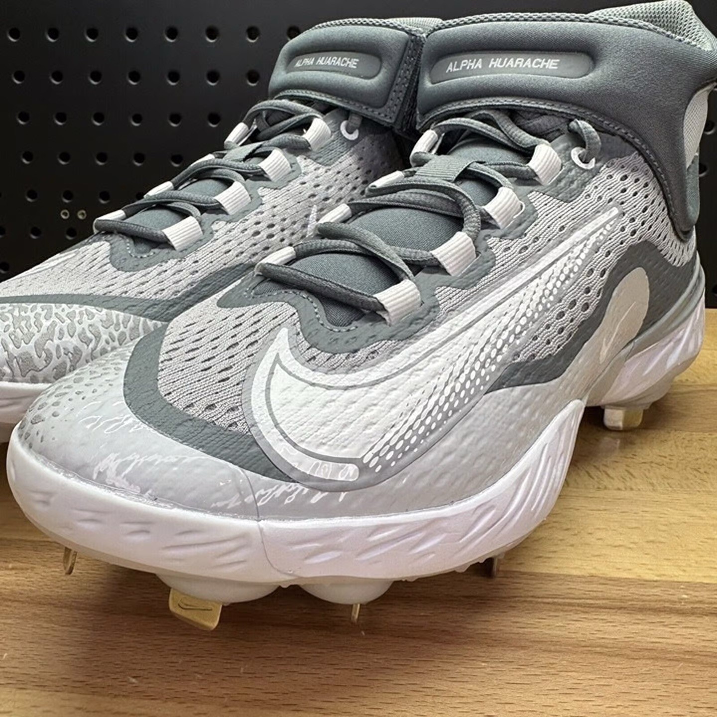 Nike Alpha Huarache Elite 4 Mid Baseball Cleats Gray DJ6520-012 Men’s Size 11.5