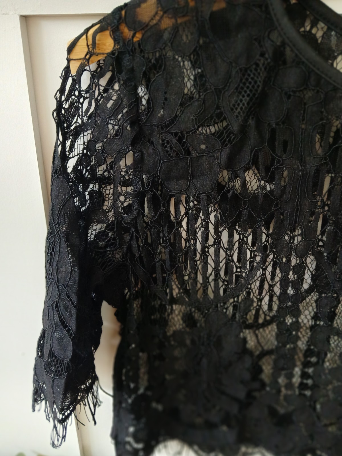Gorgeous On Trend Black Sheer lacey boho cropped top 10-12 holiday/festival