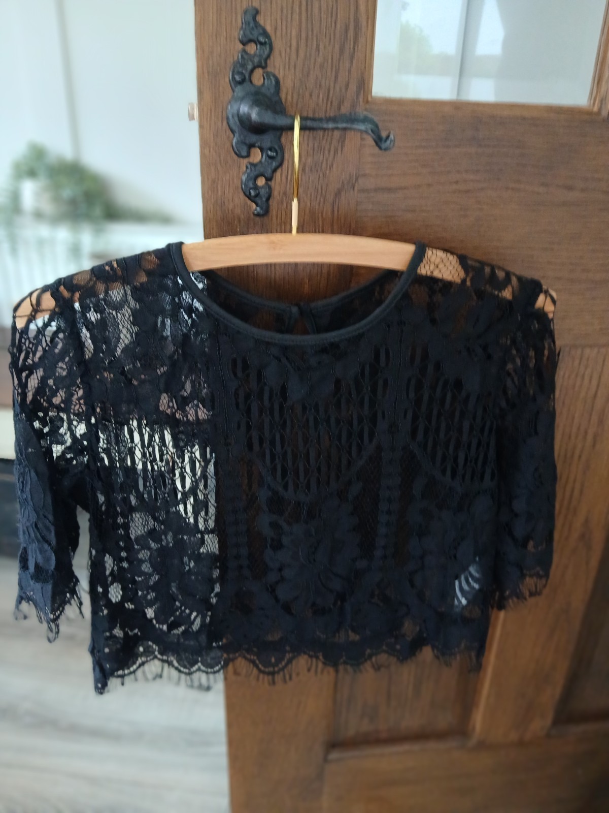 Gorgeous On Trend Black Sheer lacey boho cropped top 10-12 holiday/festival