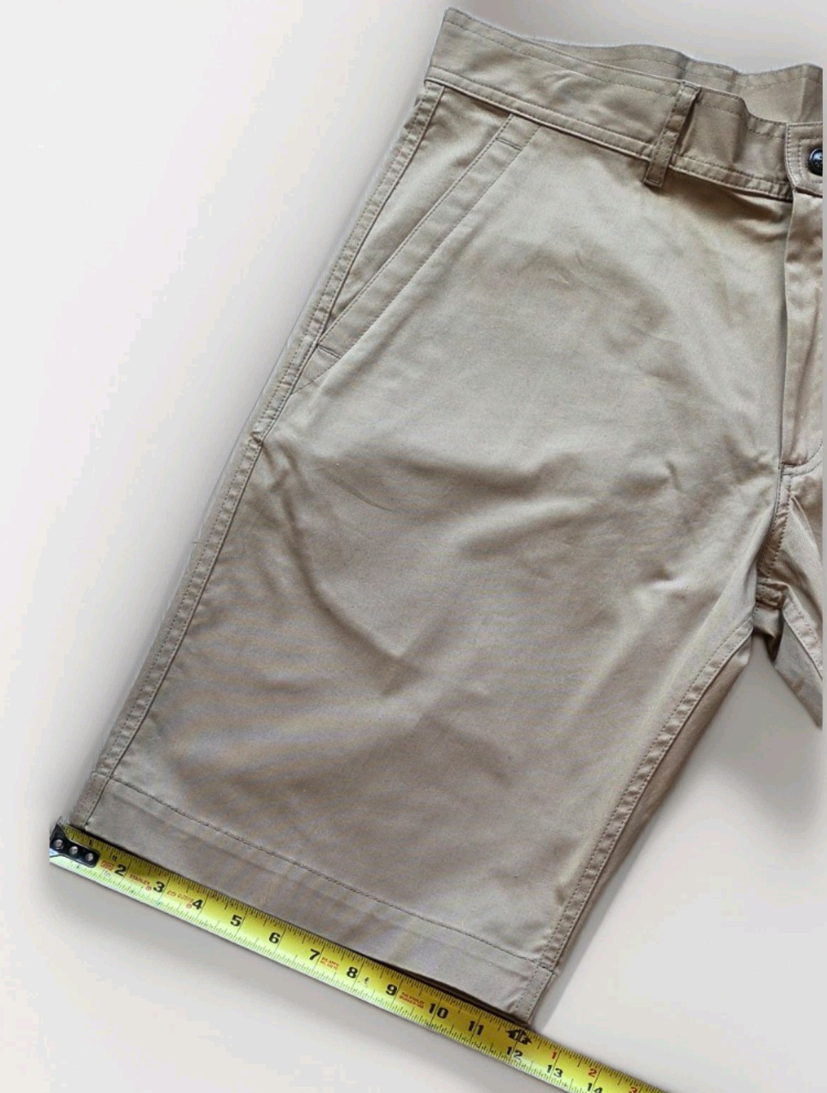 Moncler Men’s Beige Bermuda Shorts Solid Cotton Twill Flat Front sz 52 / 36us