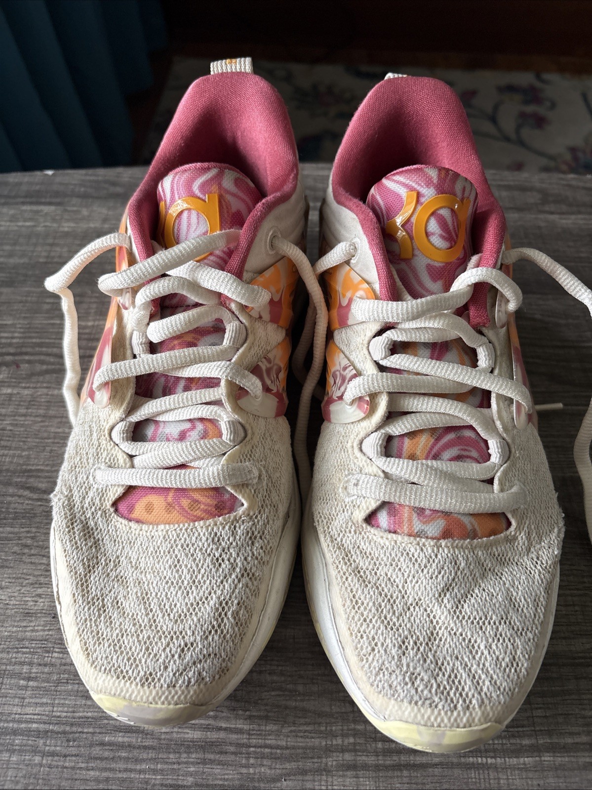 Men’s Size 10 – Used Only On The Courts Inside