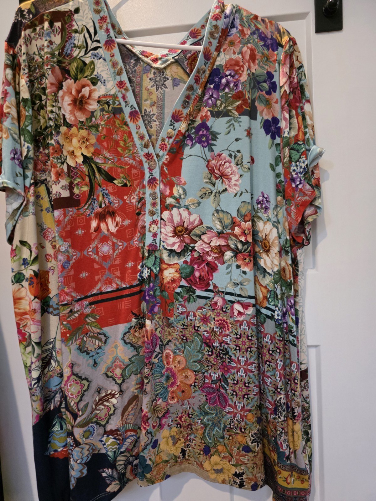 Johnny Was Multicolor Floral Rayon Woven V-Neck Button Front Tunic Blouse 3X