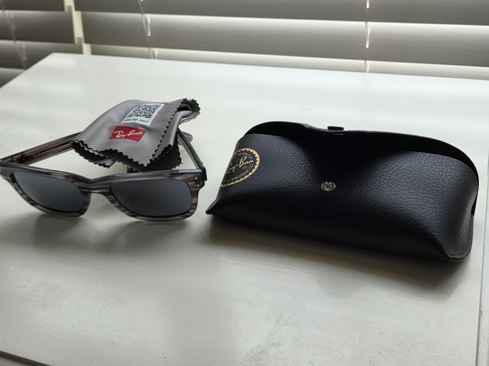 Ray-Ban Mr Burbank RB2283 1314/R5 Sunglasses Striped Gray Glass Lens 55mm w/case