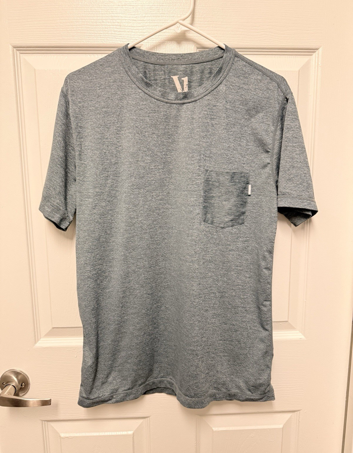 Vuori Men’s M Gray Crew Neck Short Sleeve Pocket Jersey T-Shirt Poly/Spandex