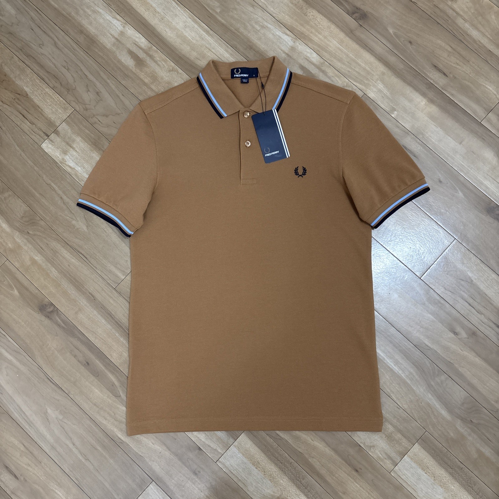 Fred Perry M3600 Polo Mens Size Small Dark Caramel/Snow White/Silver Blue BNWT