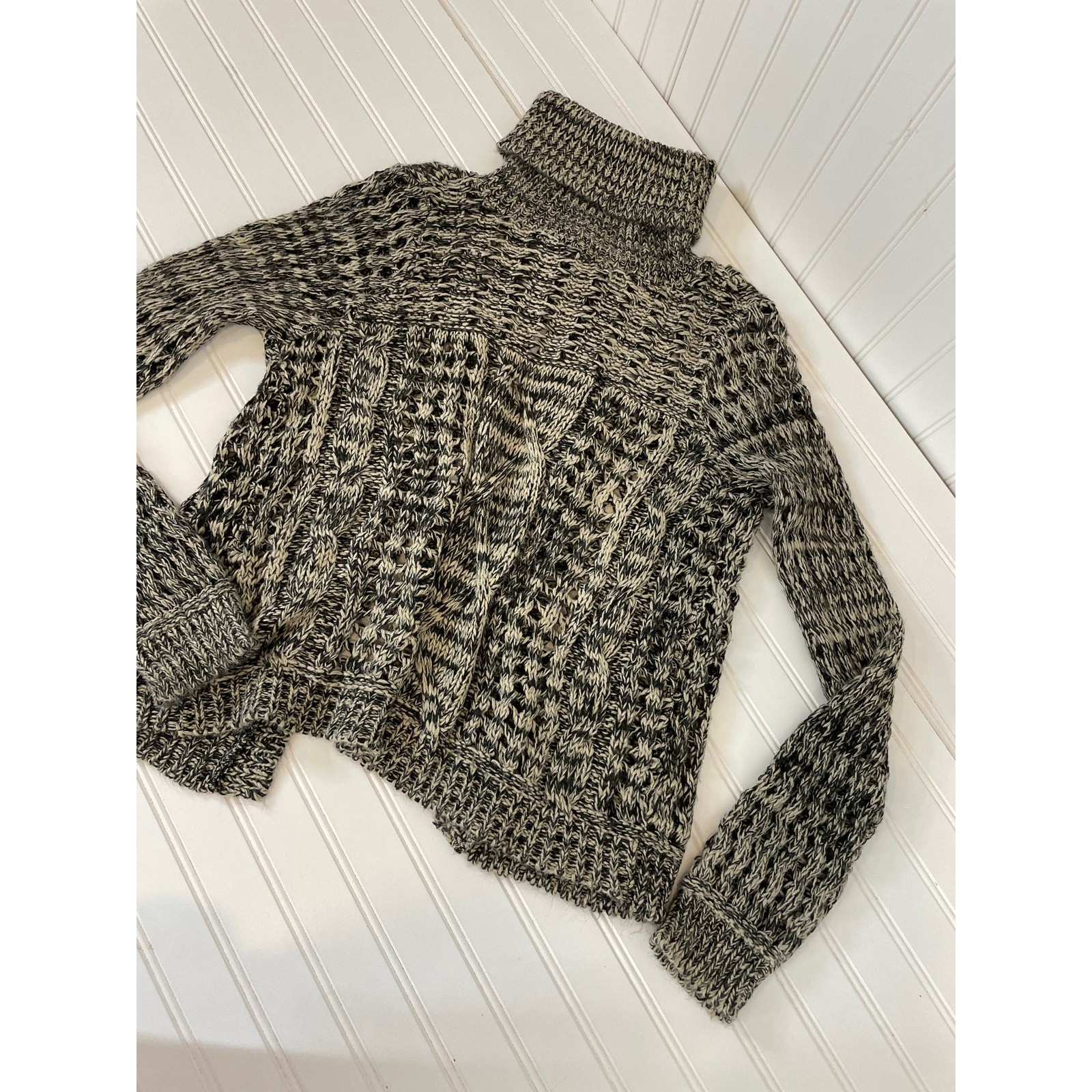 Melrose and Market Women’s Knit Sweater Turtle Neck Open Back Size S