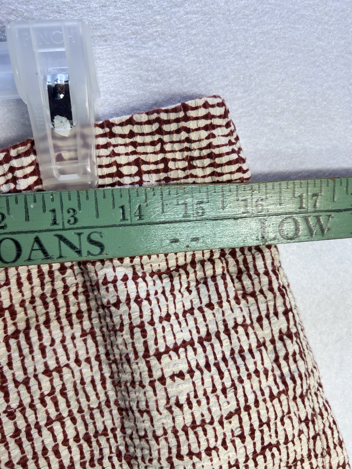 Ann Taylor Women’s Seersucker Chino Shorts Striped Mid Rise Pockets Cream Red 6