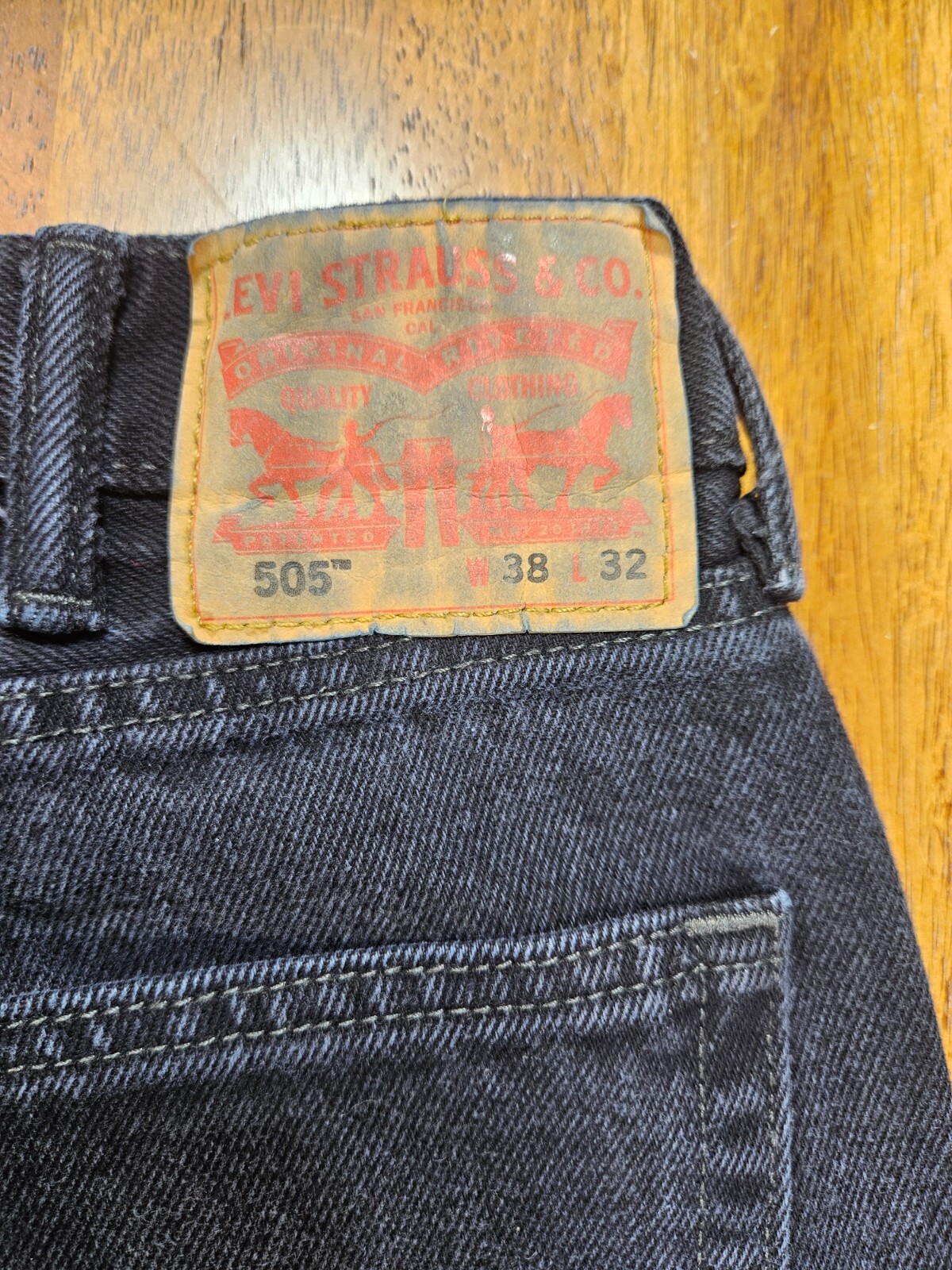 Levi Strauss Denim Jeans 505 Mens Size 38×32 Zipper Button Pockets Dark Wash