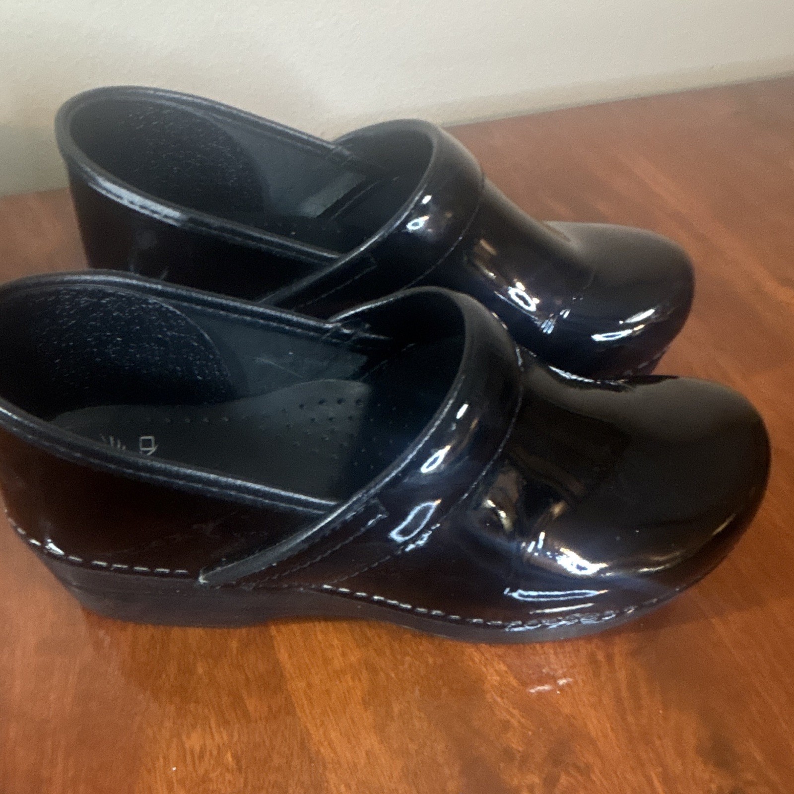 Dansko Professional Black Patent Leather Slip-On Comfort Clogs Women EU 40 US 10