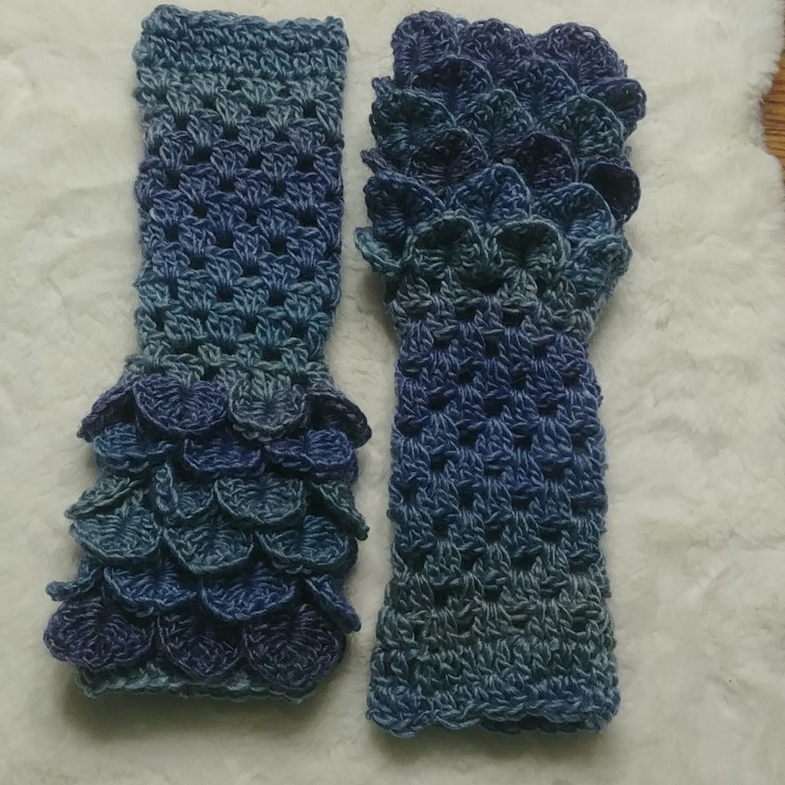 Handmade wool/viscose dragonscale Fingerless texting gloves in “blue hues”