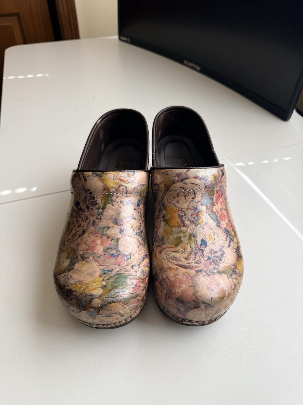 Dansko Professional Floral Leather Clogs Slip-On Slip Resistant EU 40 US 9.5