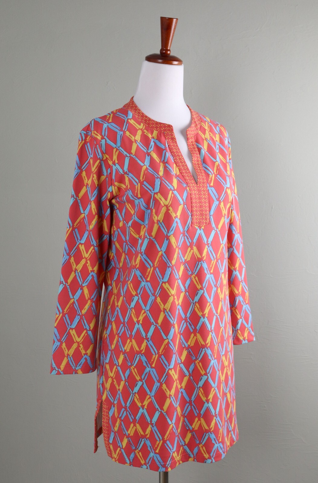 J. MCLAUGHLIN $148 Smooth Stretch Diamond Bamboo Print Tunic Top Size Medium