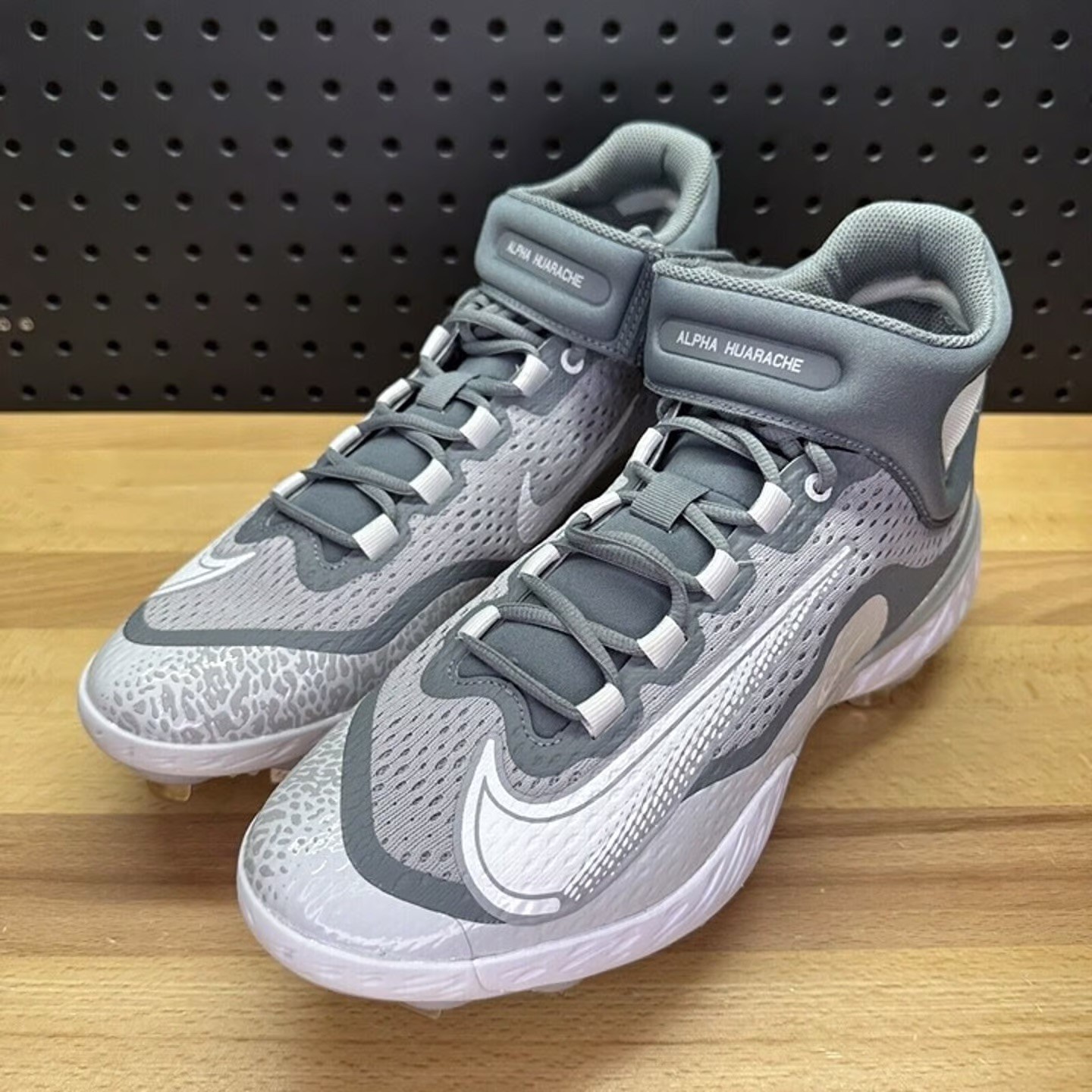 Nike Alpha Huarache Elite 4 Mid Baseball Cleats Gray DJ6520-012 Men’s Size 11.5