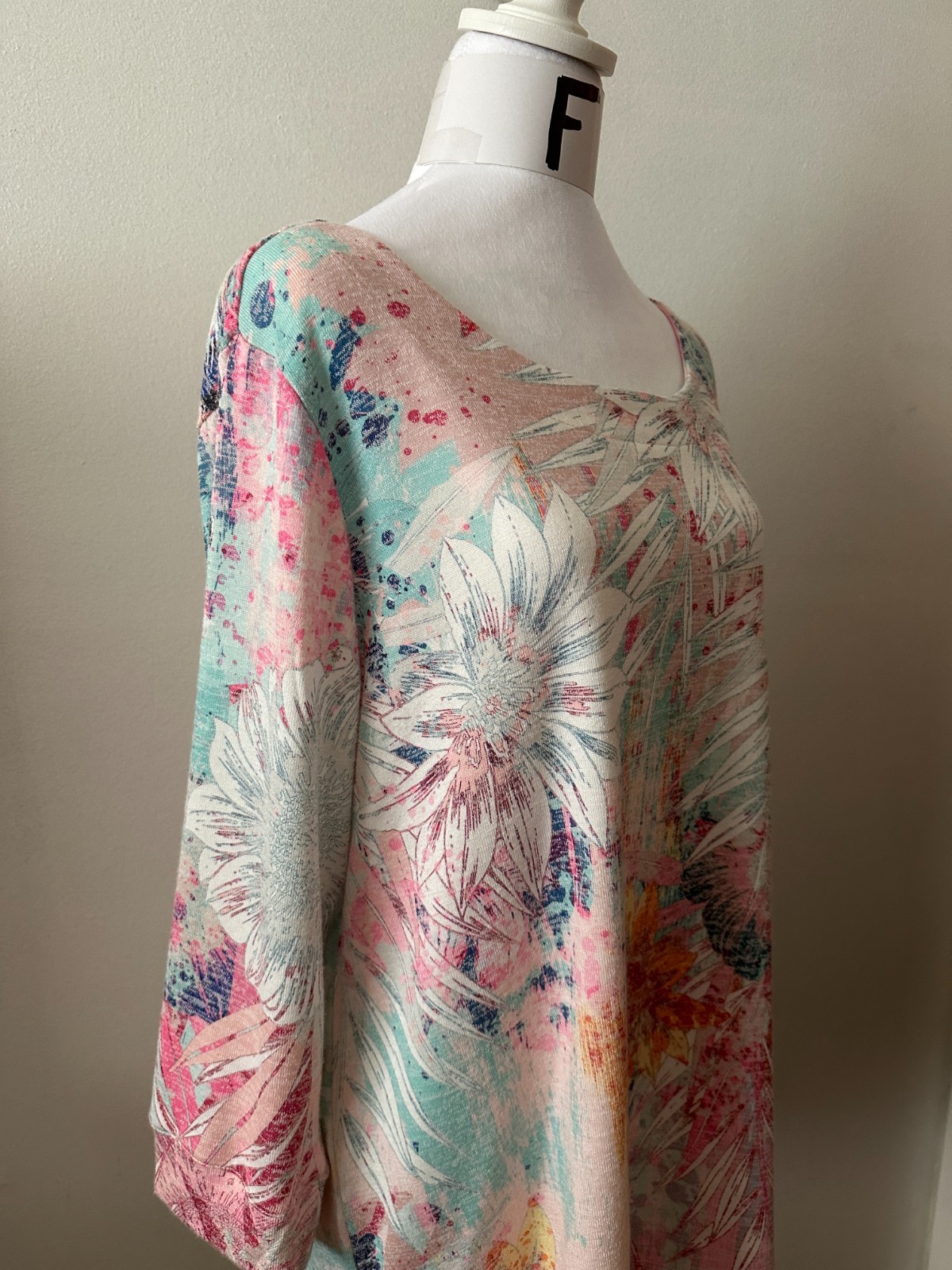 Christopher & Banks PETITE, Floral pattern long sleeve blouse, size P/XL