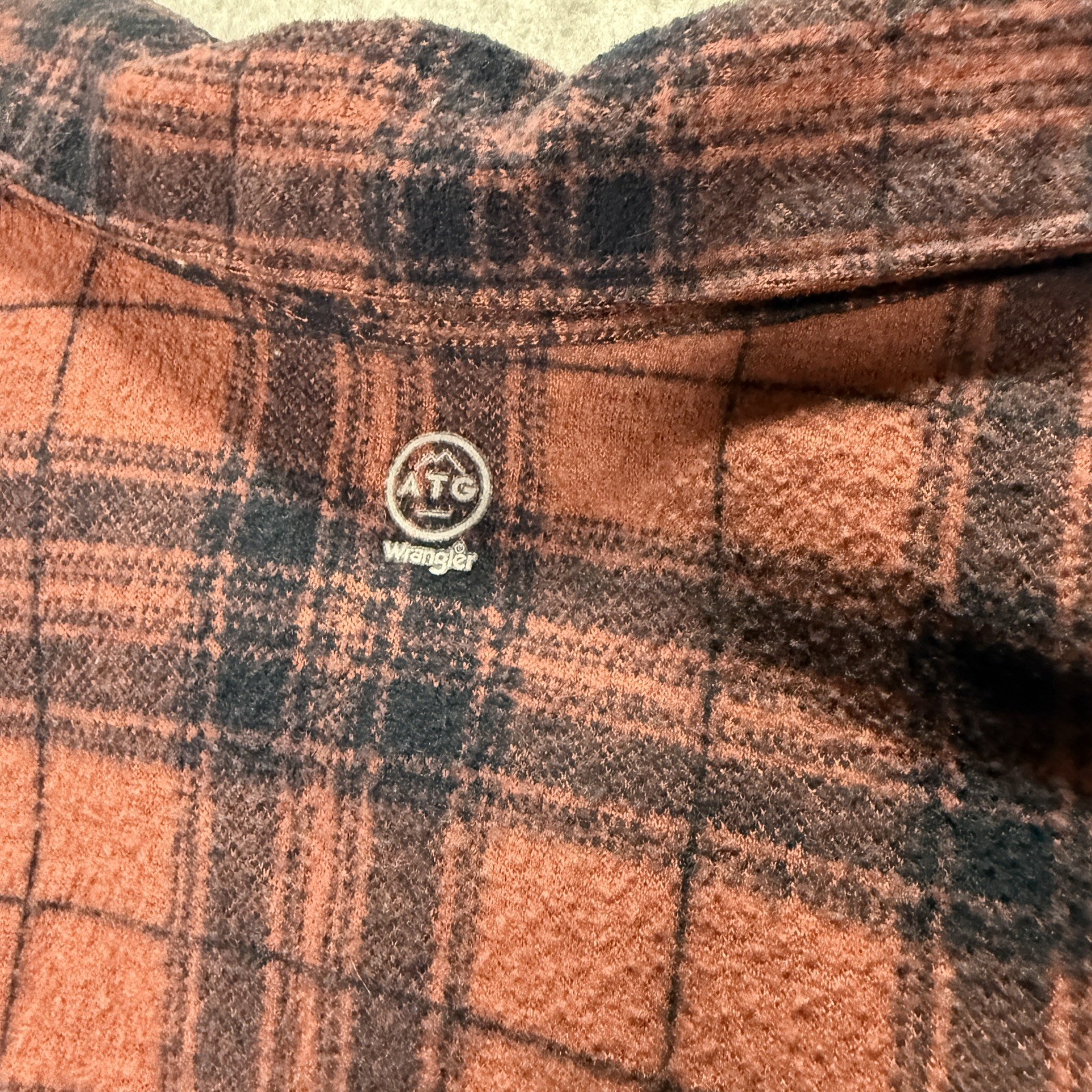 Women’s Wrangler All Terrain Gear Flannel Plaid Shirt Regular Fit M