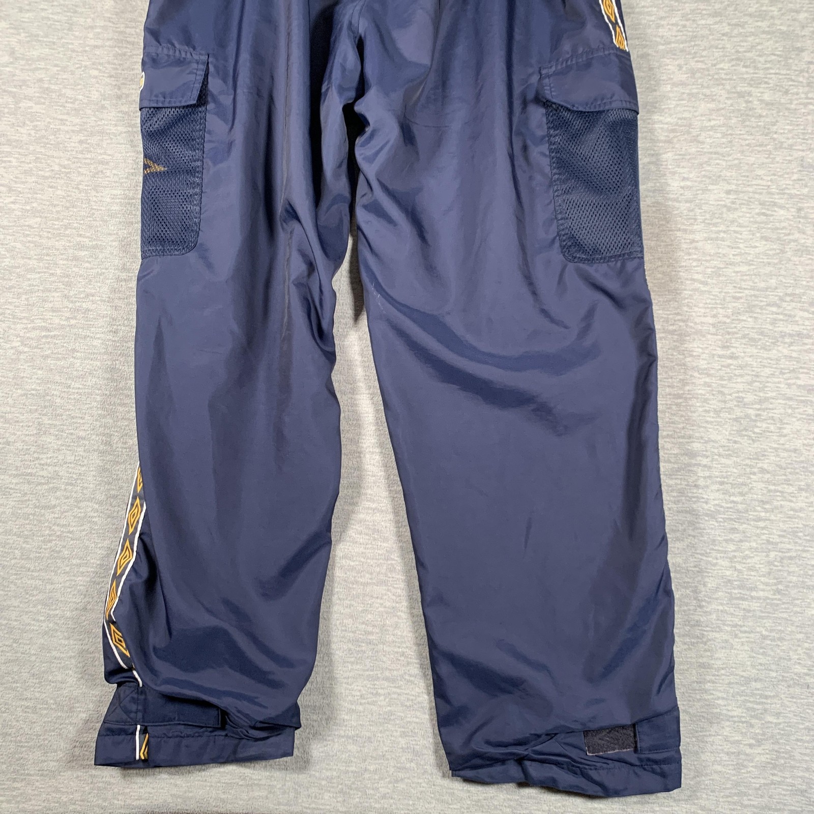 Umbro Pants Mens Large Blue Track Pants Soccer Cargo Mesh Logo UM18001