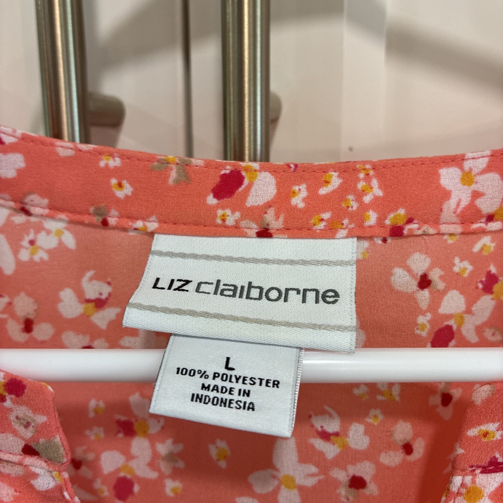 Liz Claiborne Women’s Multicolor Ditsy Floral V-neck Cap Sleeve Blouse Size L