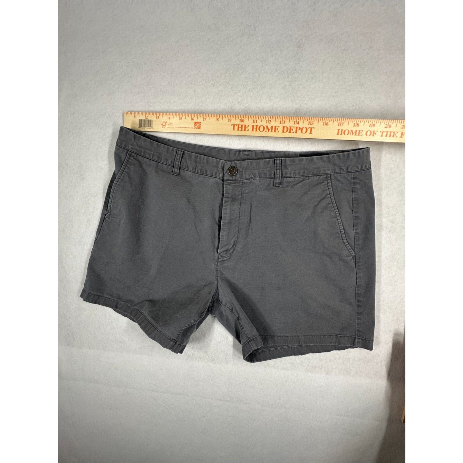 Bonobos, Men’s Shorts Size 40, Gray, 5″ Inseam, see pictures for wear