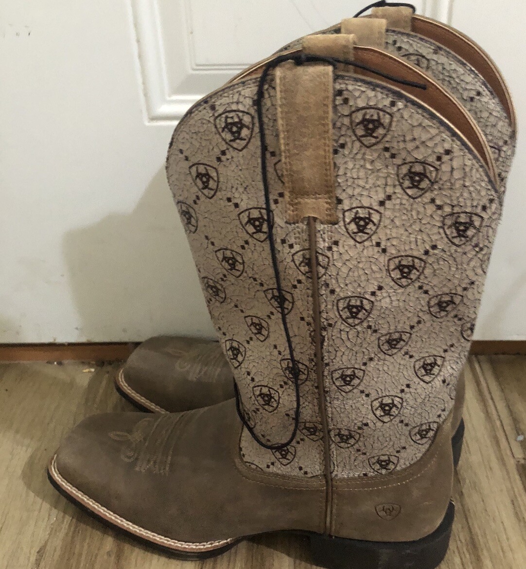 New! Ariat Round Up Wide Square Toe Boots 10040362