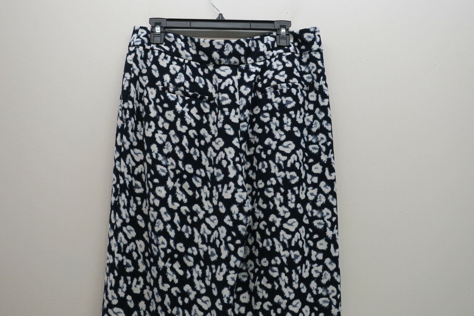 Banana Republic Womens Black Straight Leg Side Zip Leopard Print Casual Pant 10