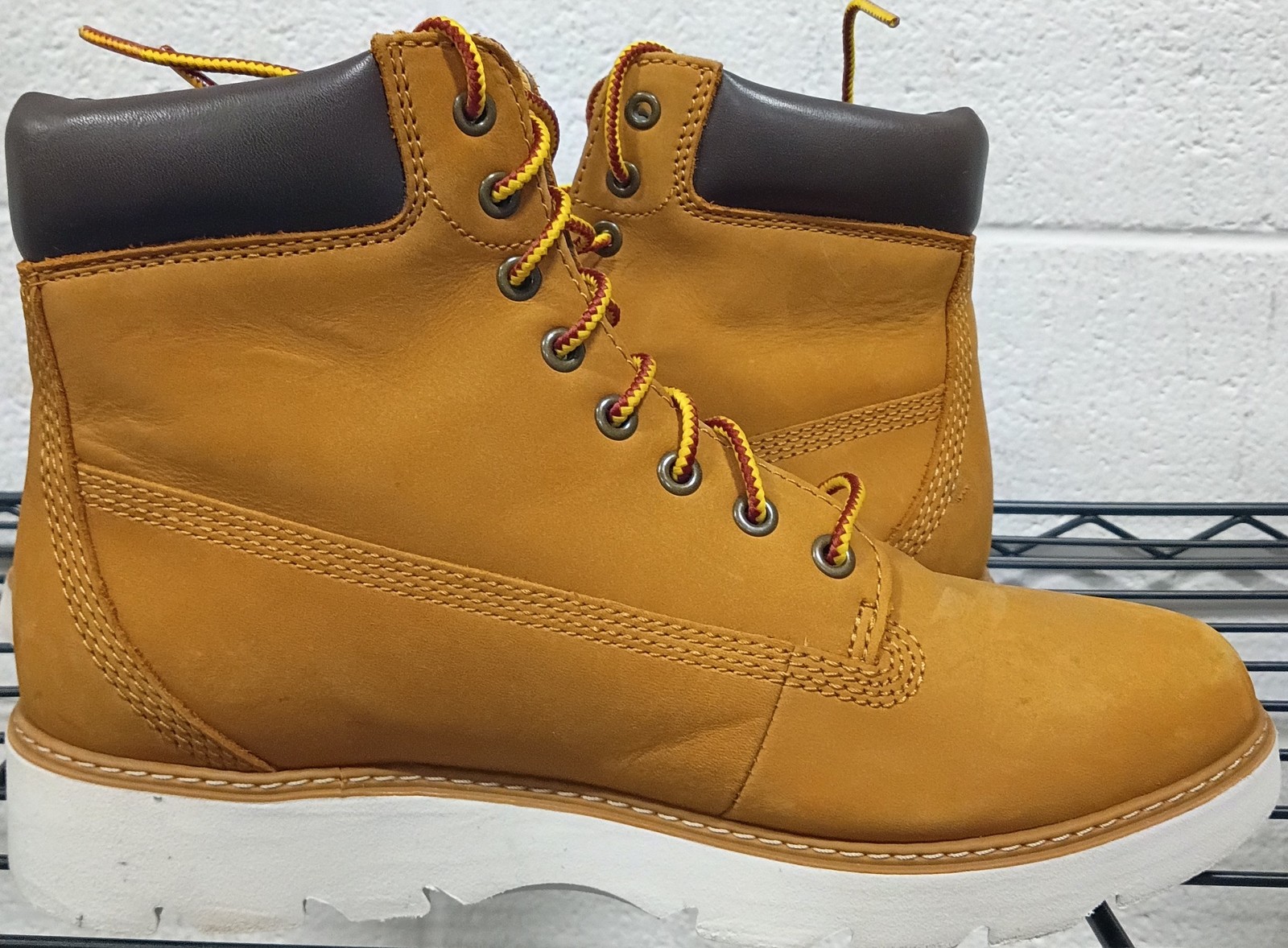 Women’s Timberland Keeley Field 6-Inch Wide Fit Boot Wheat Nubuck (A26JB) – 6