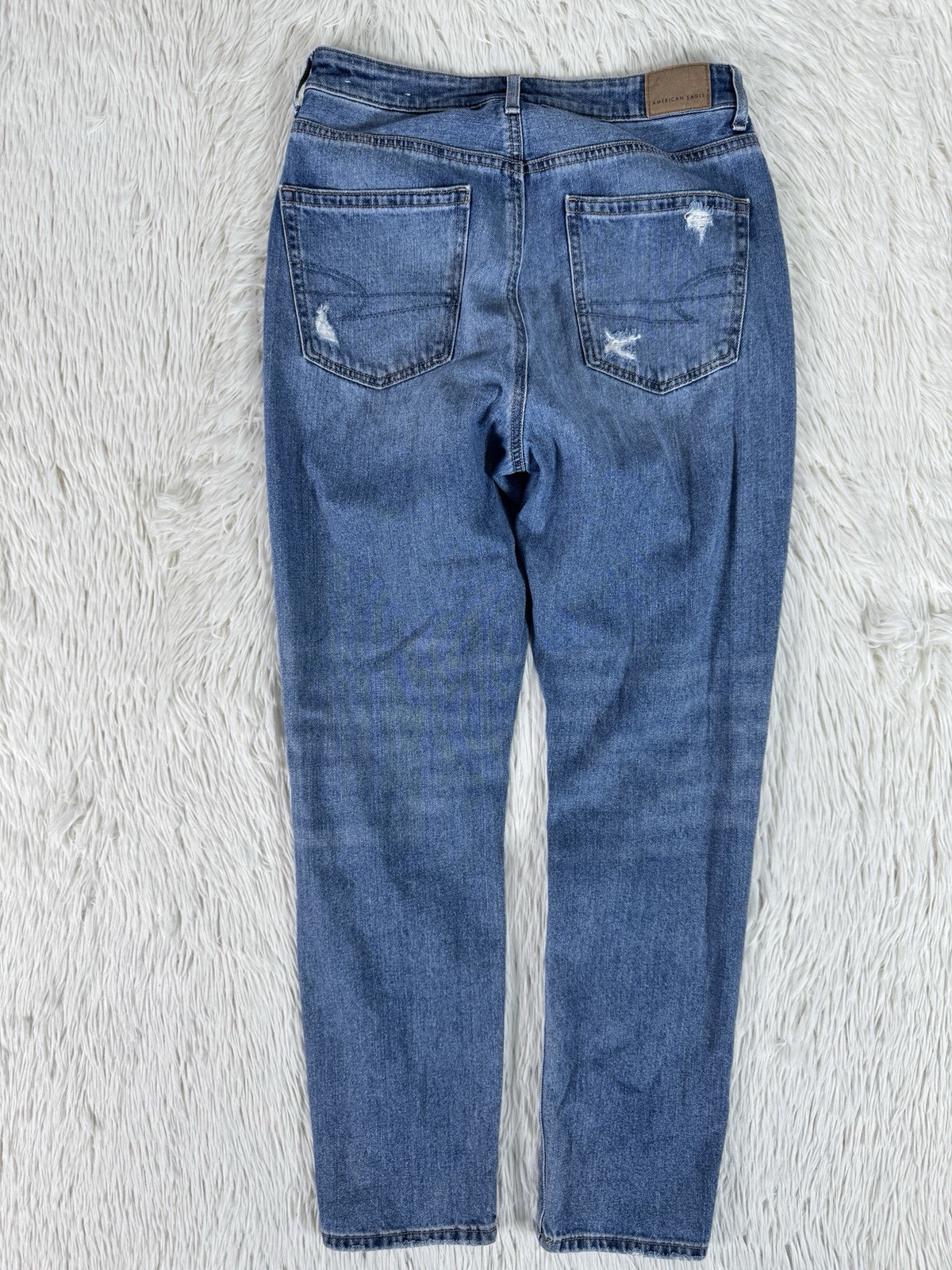 American Eagle Medium Wash Distressed High-Rise Mom Denim Jeans Women’s 6R