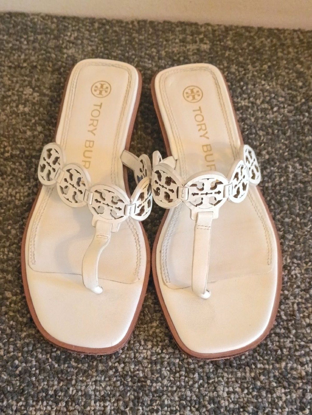 Tory Burch White Leather Miller Thong Sandals with Gold Logo Size 6.5