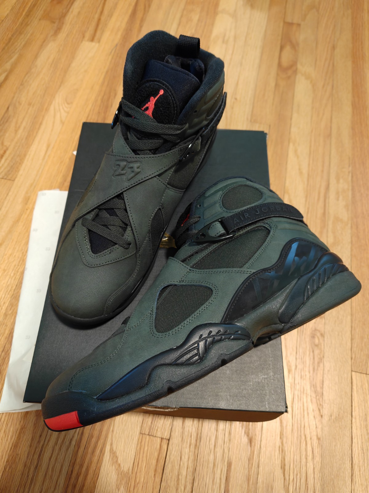 Size 10.5us – Air Jordan 8 Retro Take Flight/ Undefeated