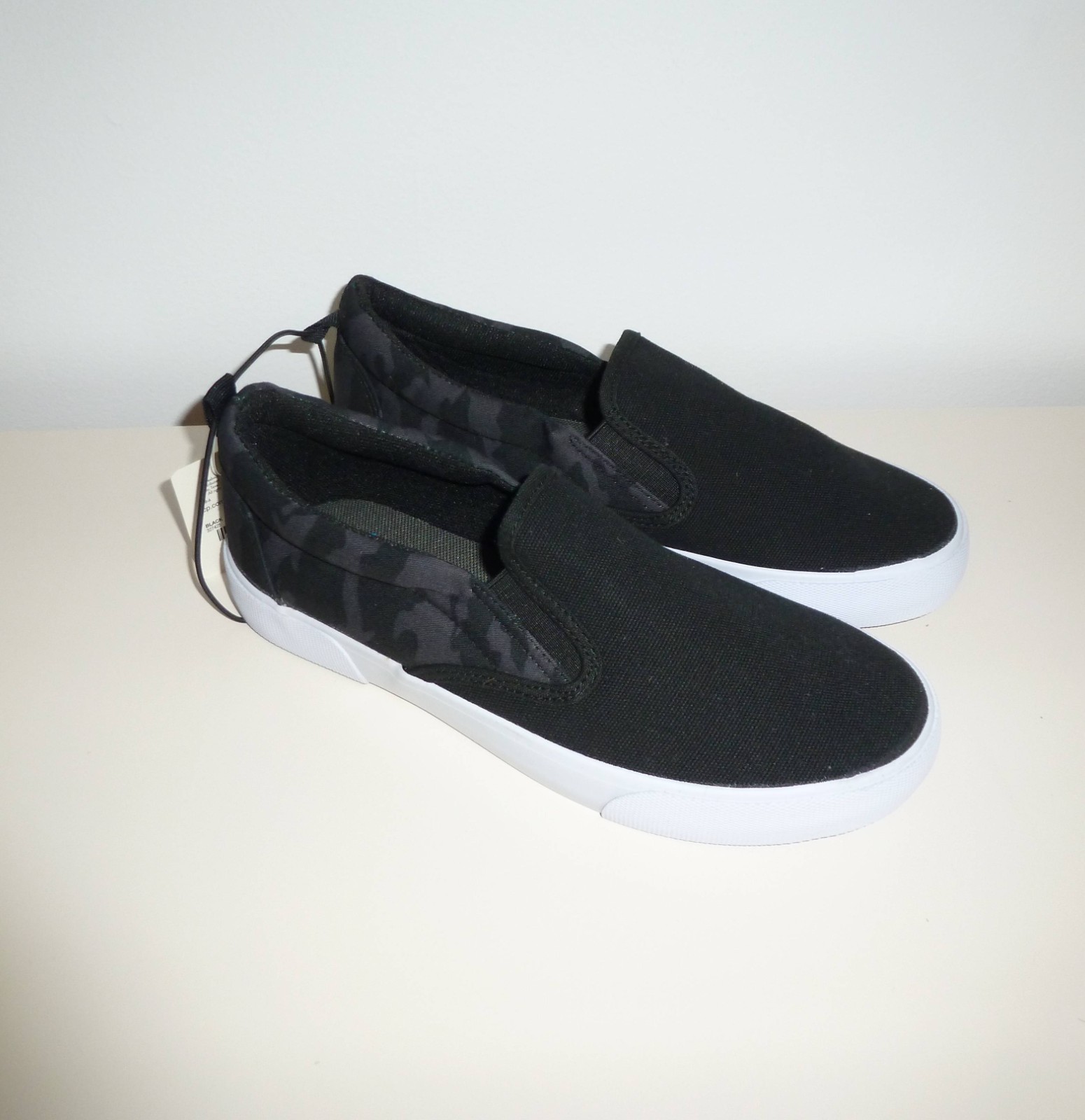There Abouts Black Canvas Slip-On Shoes – Men or Boy SZ 6