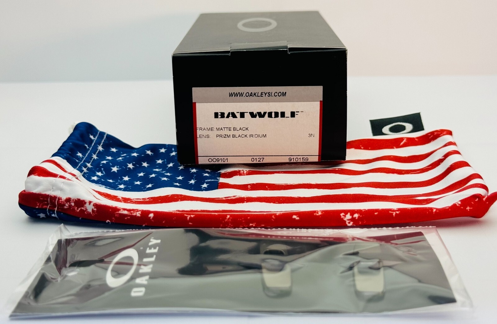 New Oakley Batwolf Sunglasses / USA Flag / Prizm Black Iridium Lens / 009101-59