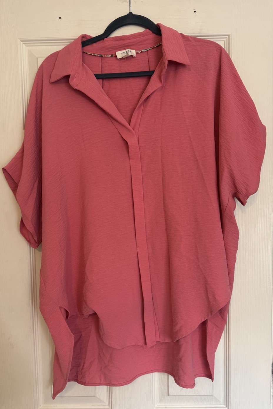 Umgee Women’s Pink Solid Collared Short Sleeve Woven Pullover Blouse L