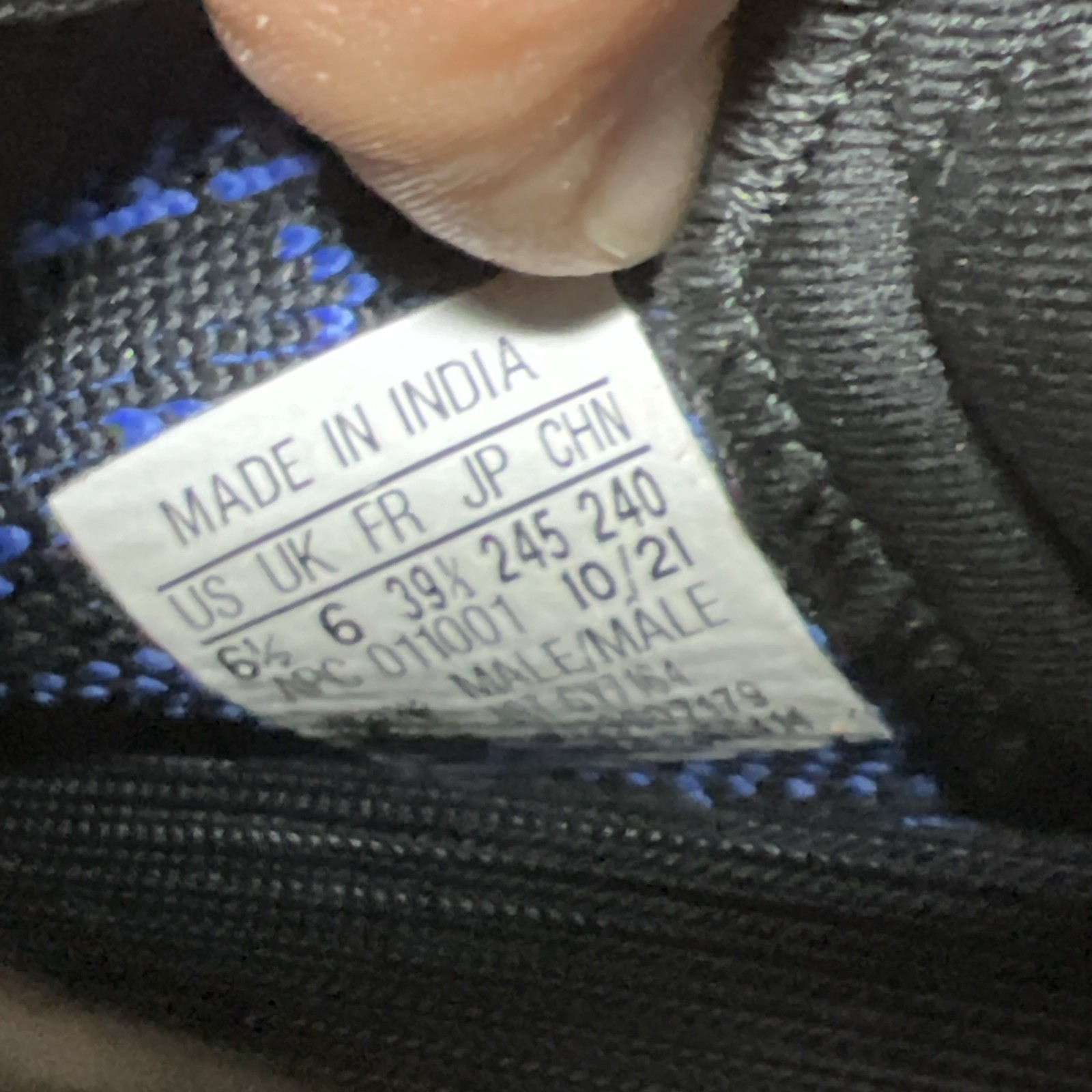 Size 6.5 – RIGHT SHOE ONLY adidas Yeezy Boost 350 V2 Low Dazzling Blue ONE SHOE