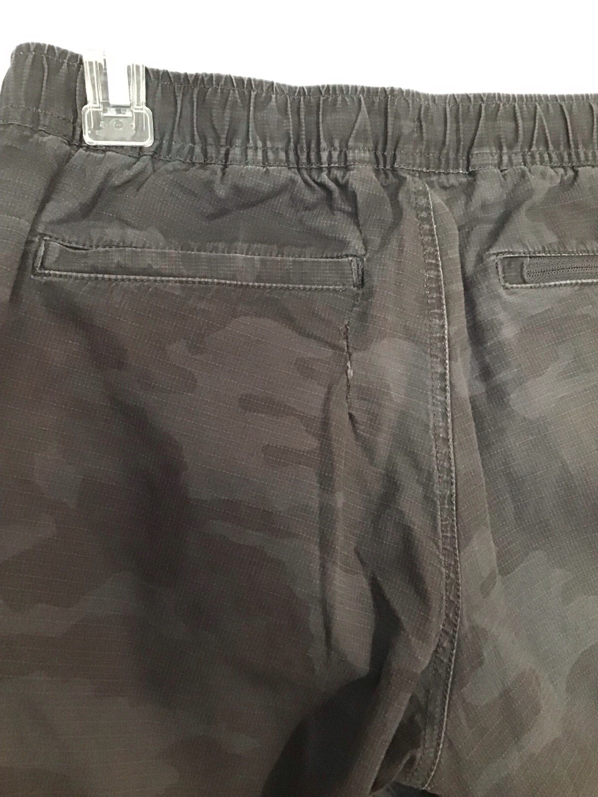 Vuori Men’s Drawstring Ripstop Camo Climber Pants Size S-Read Description