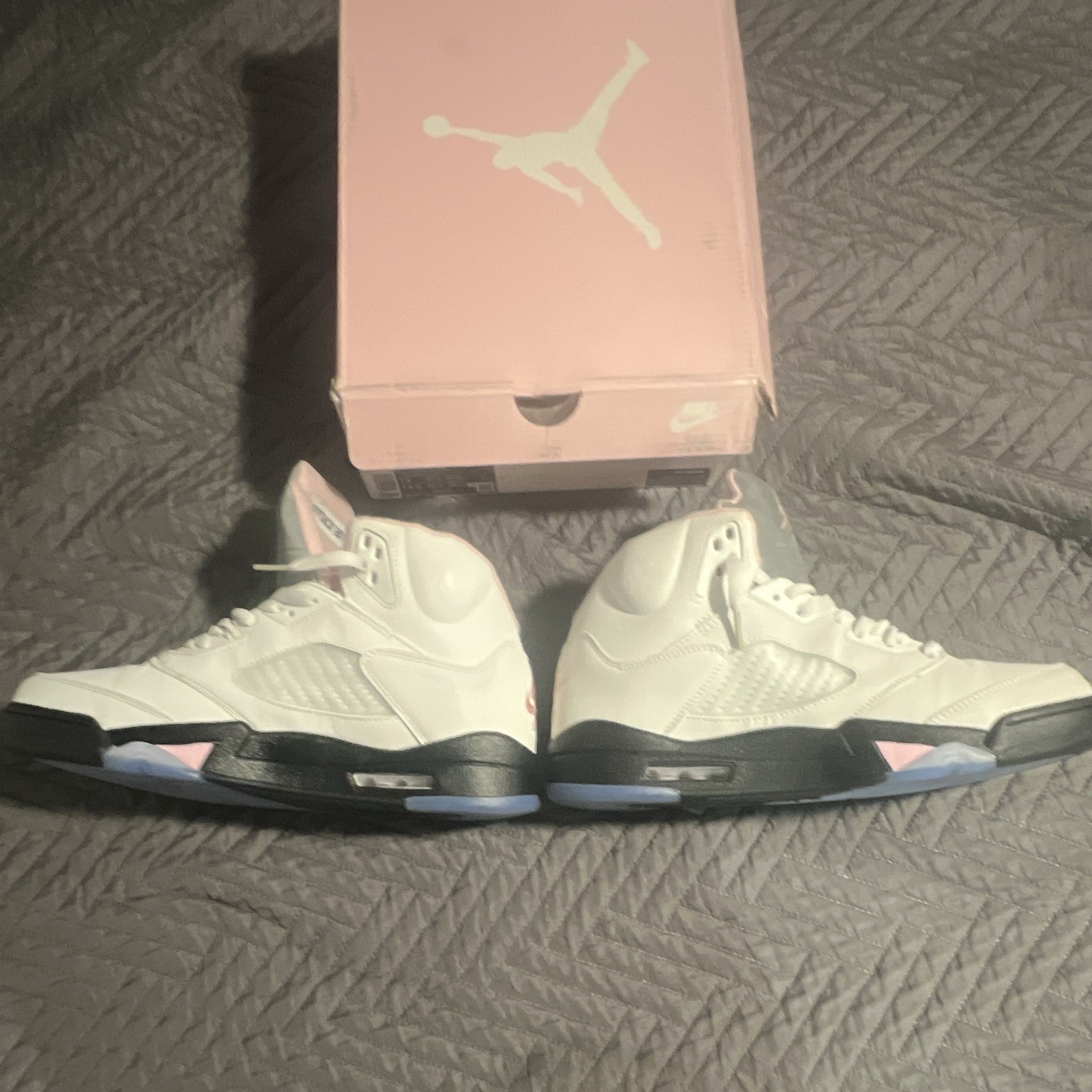 Jordan Air Jordan 5 Retro Medium Soft Pink White/Black HQ7978-102