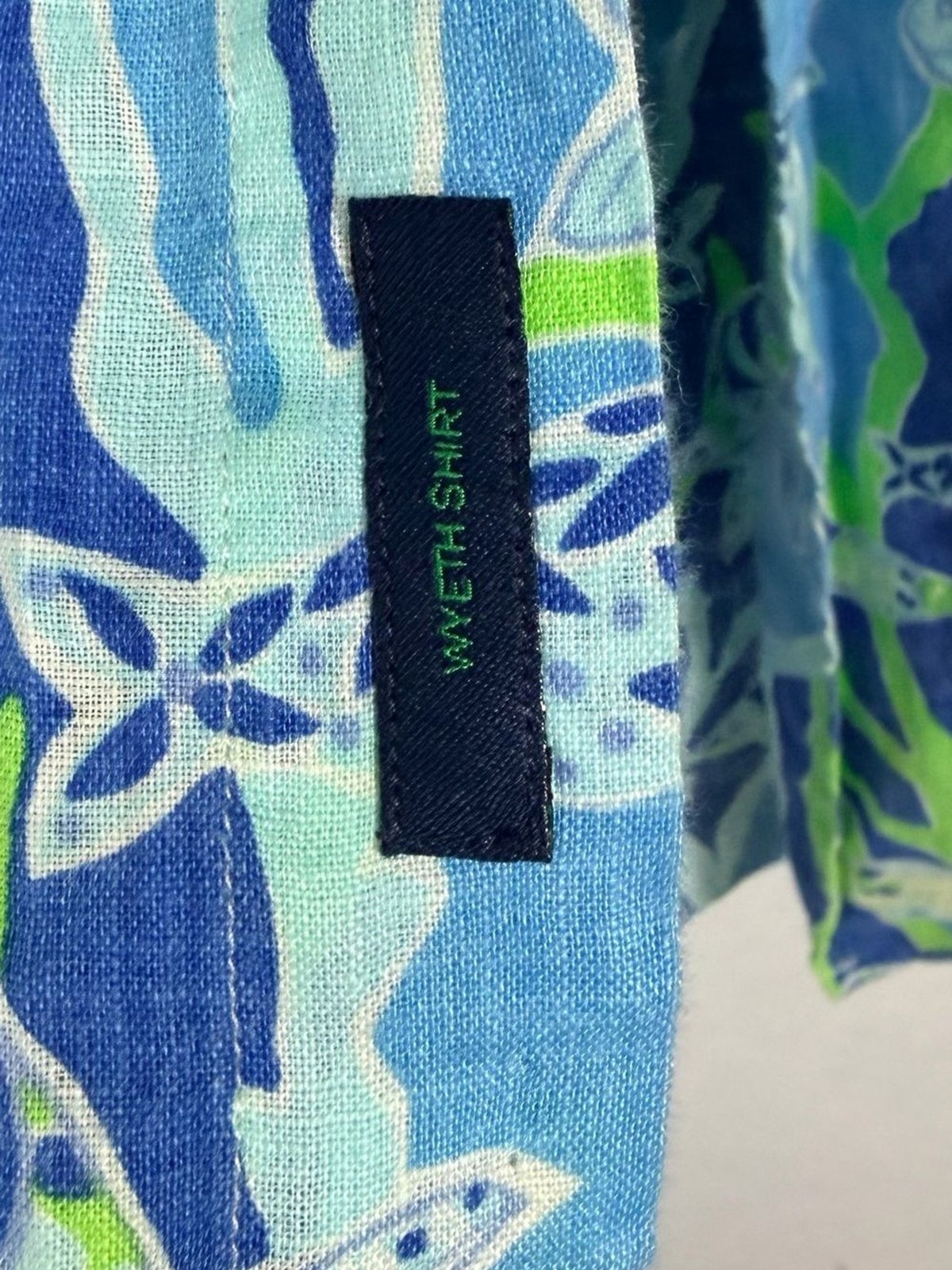 Lilly Pulitzer Men’s Stuff Wyeth 100% Linen Shirt L Sea Turtle Coral Blue Print