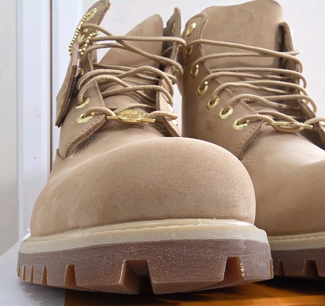 Timberland Used Premium Waterproof Light Beige Nubuck Men’s Boot Size 10.5
