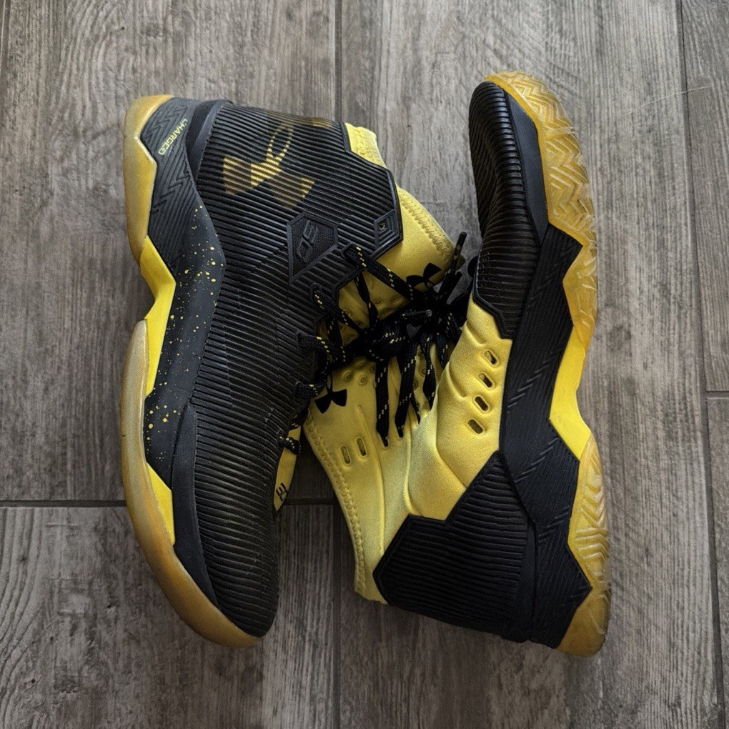 Under Armour Curry 2.5 High Top Basketball Sneakers 1274425-001