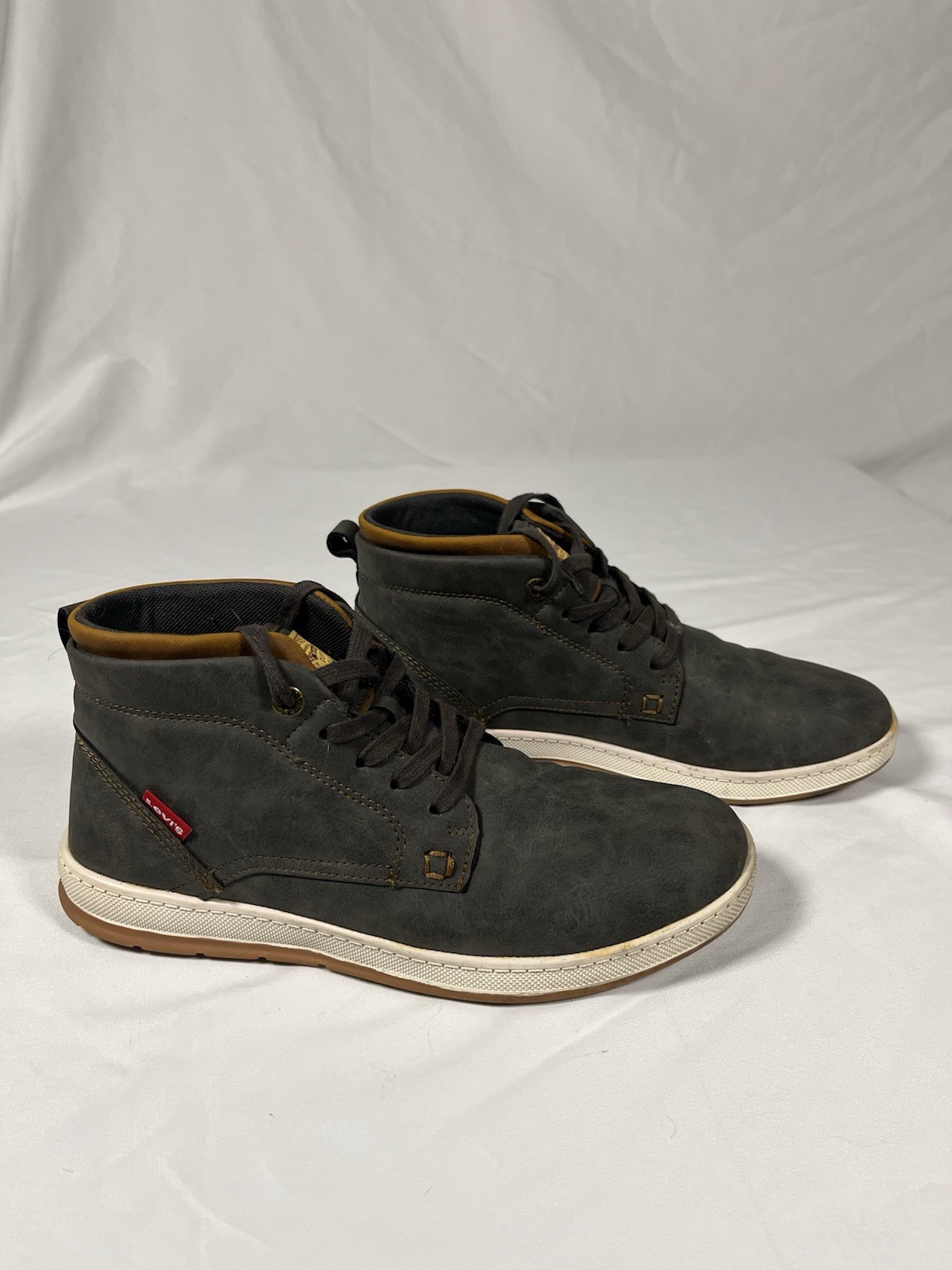 Levi’s Men’s Chukka Boots Size 8 Gray Faux Leather Lace Up Casual Shoes