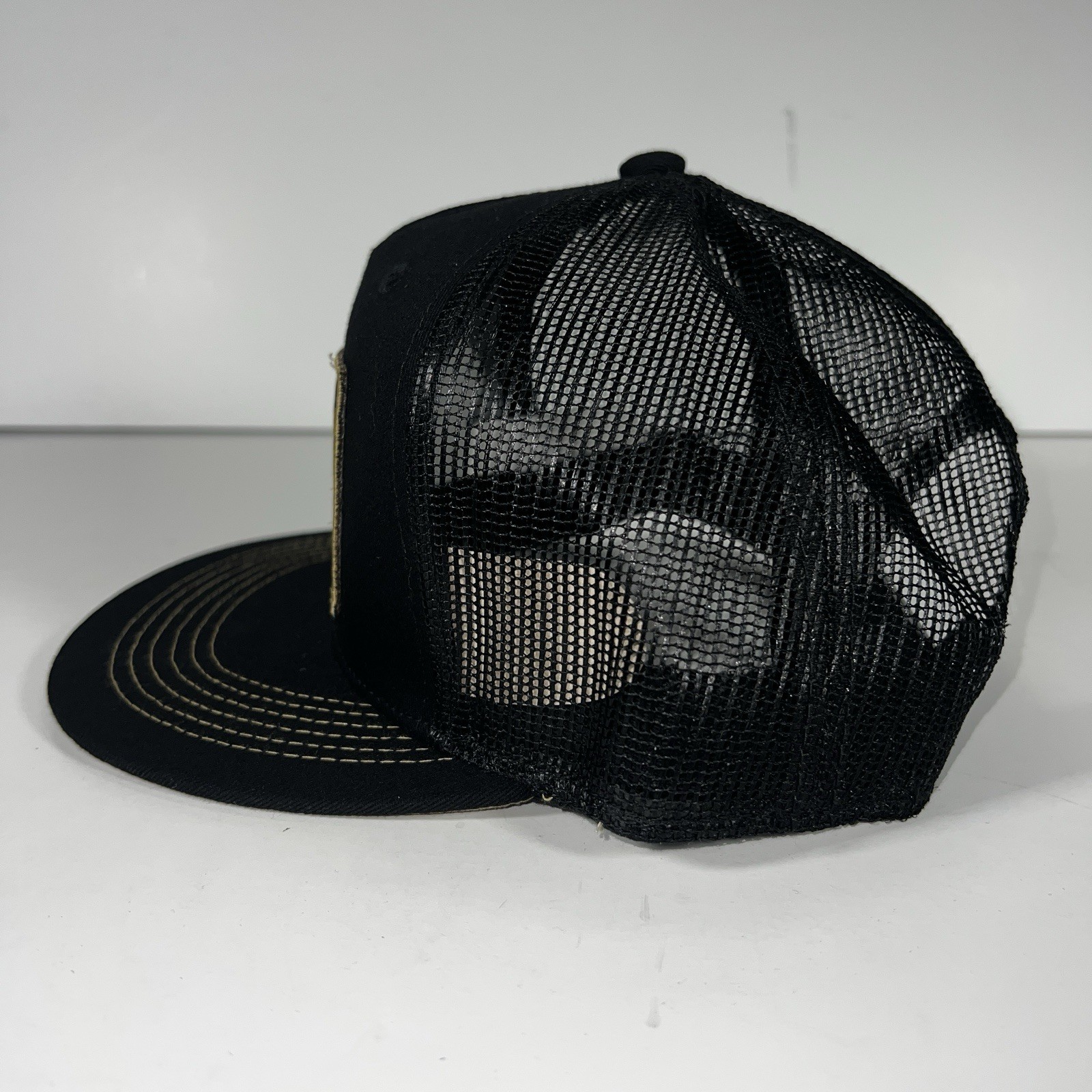 GIBSON Black Trucker Snapback Mesh Back 130 Year Anniversary Authentic Gibson
