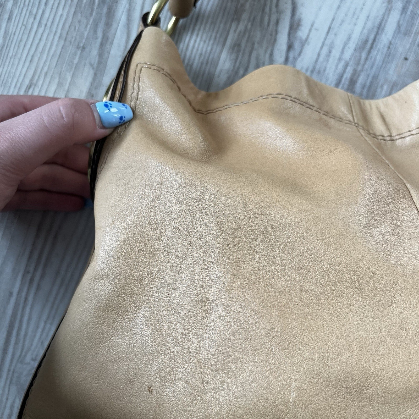 2000s Coach Peyton Shoulder Leather Purse Bag – Tan w/ Gold Color Hardware