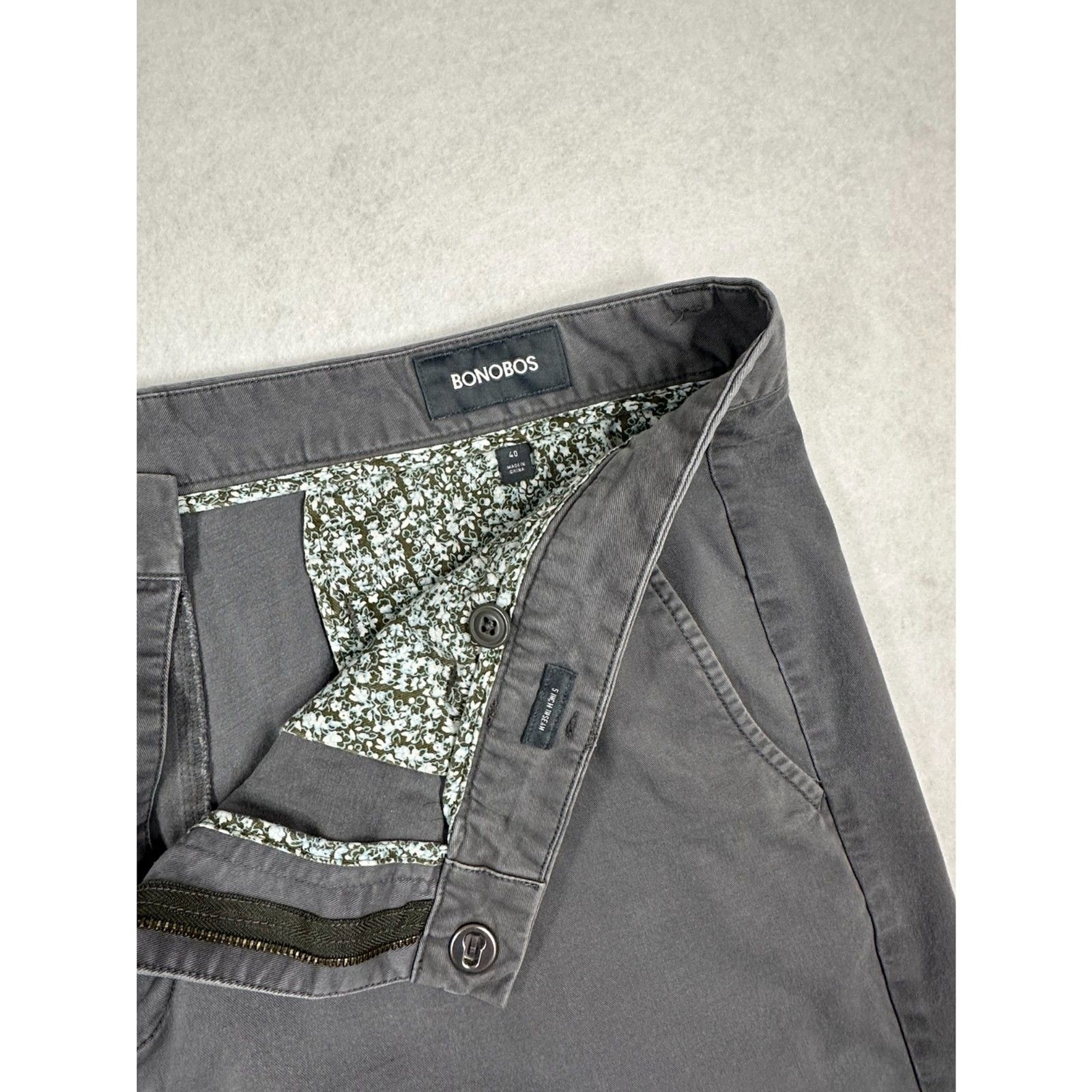 Bonobos, Men’s Shorts Size 40, Gray, 5″ Inseam, see pictures for wear