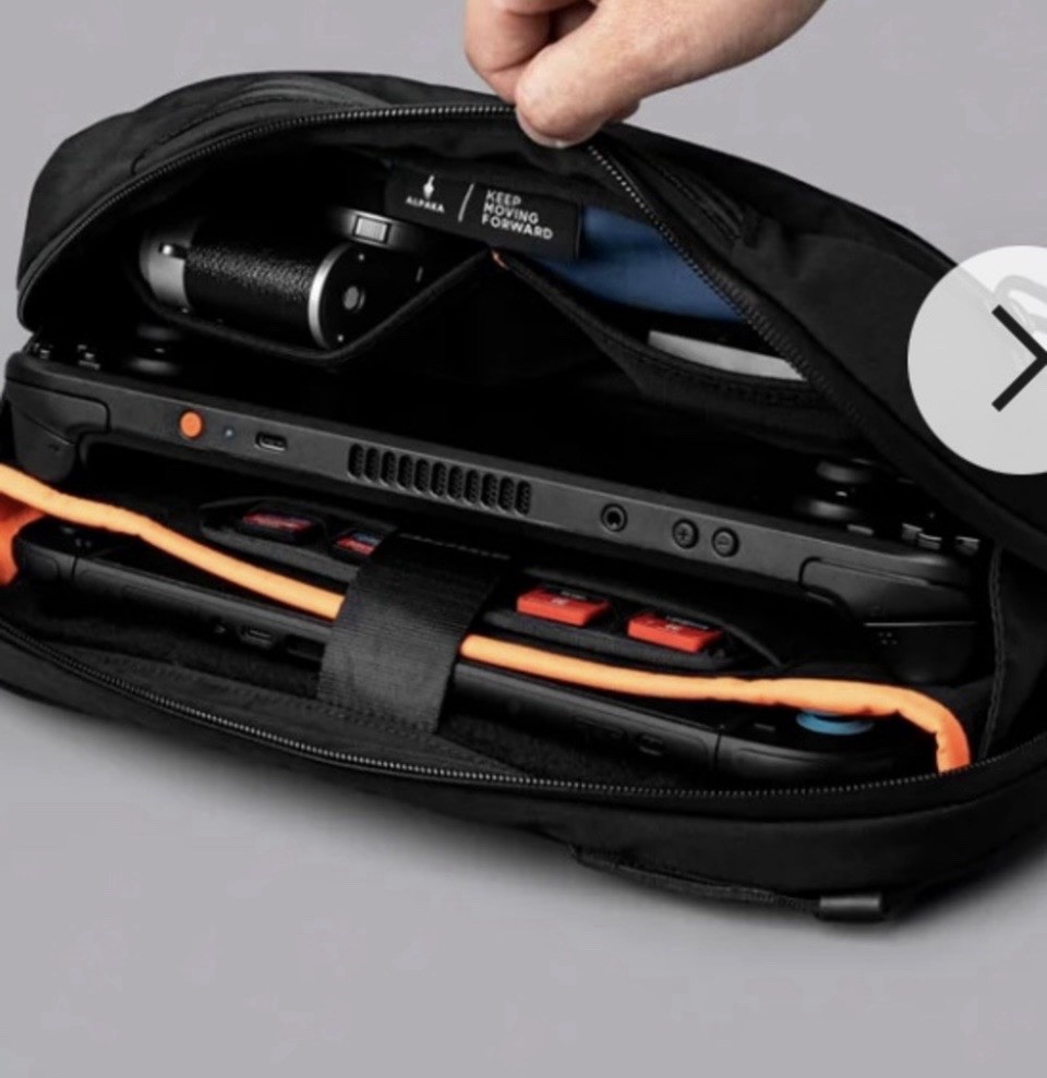 ALPAKA Eclipse Gaming Sling-A4